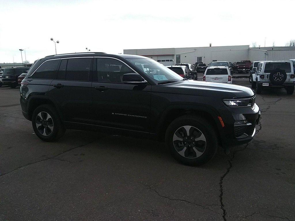 new 2023 Jeep Grand Cherokee car, priced at $52,977
