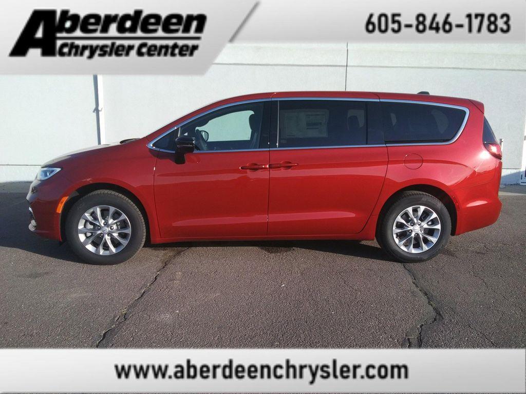 new 2026 Chrysler Pacifica car, priced at $46,477