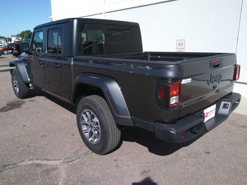 new 2025 Jeep Gladiator car, priced at $46,477