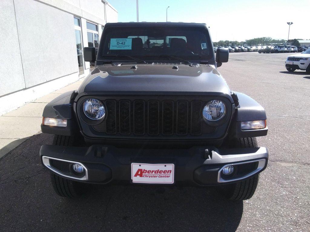 new 2025 Jeep Gladiator car, priced at $46,477