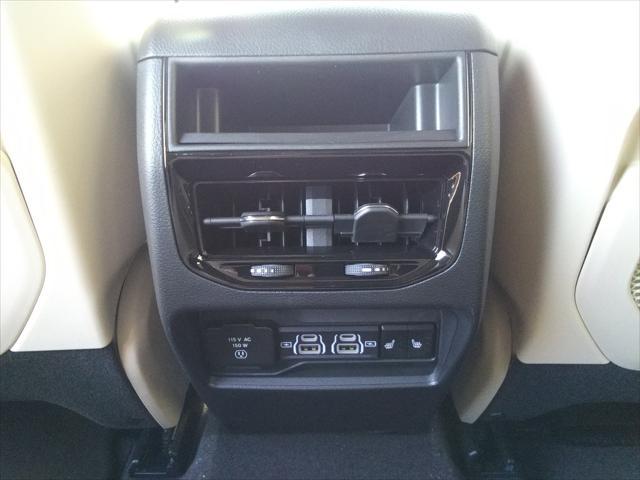 new 2025 Jeep Grand Cherokee car, priced at $46,400