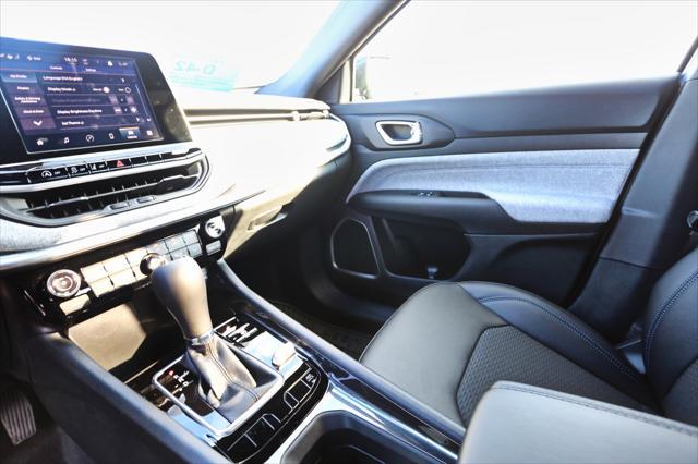 new 2025 Jeep Compass car, priced at $33,277