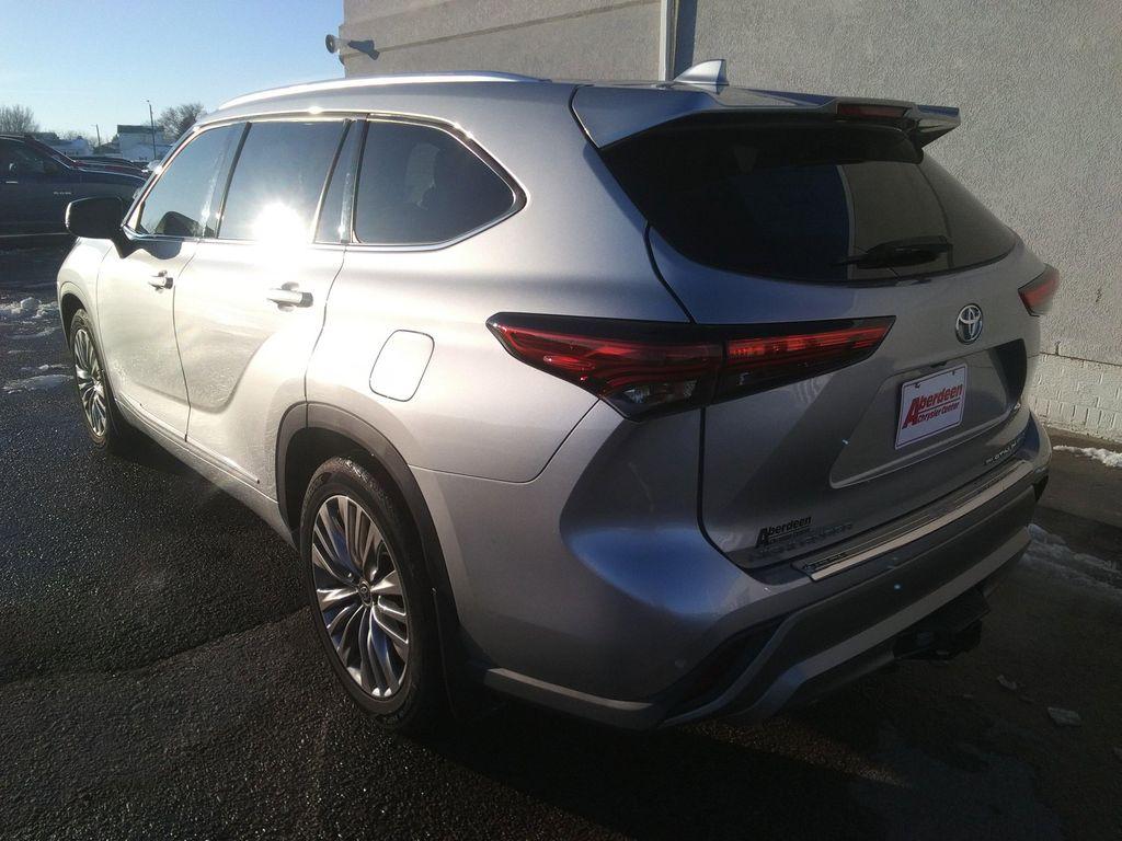 used 2024 Jeep Grand Cherokee car, priced at $32,975