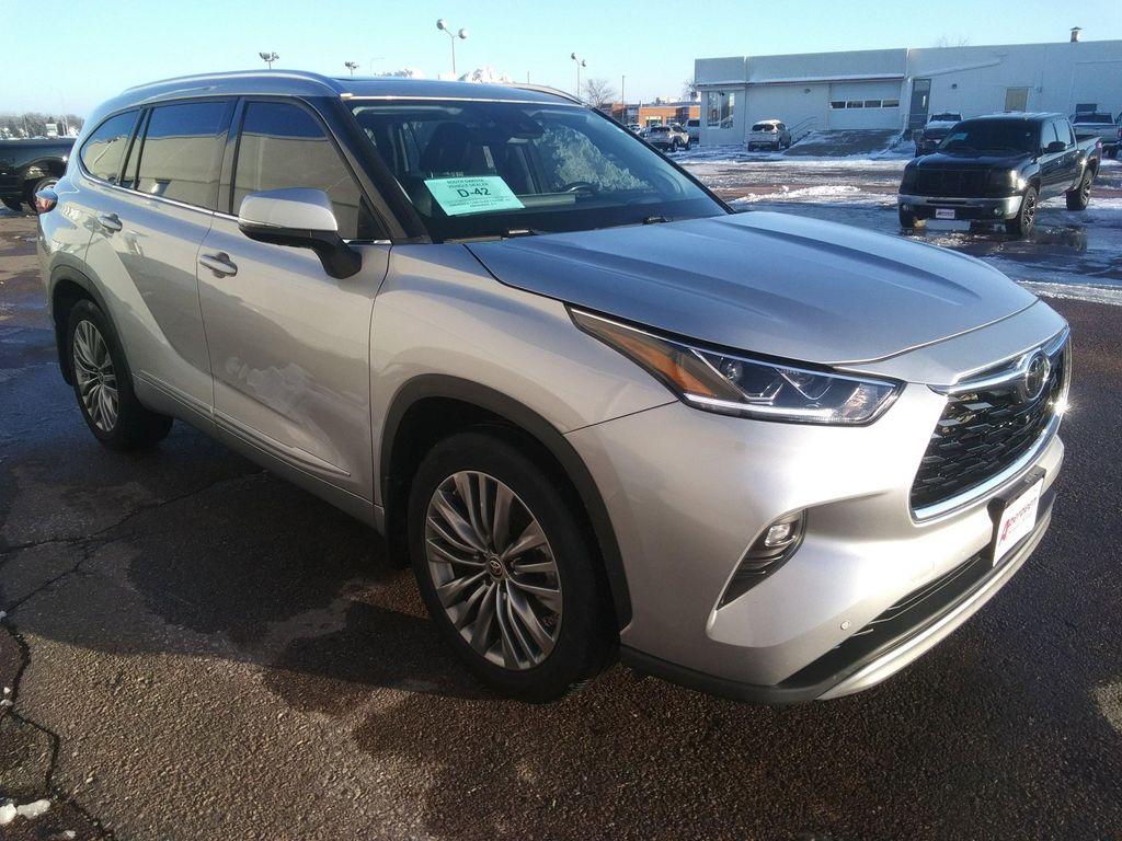 used 2024 Jeep Grand Cherokee car, priced at $32,975