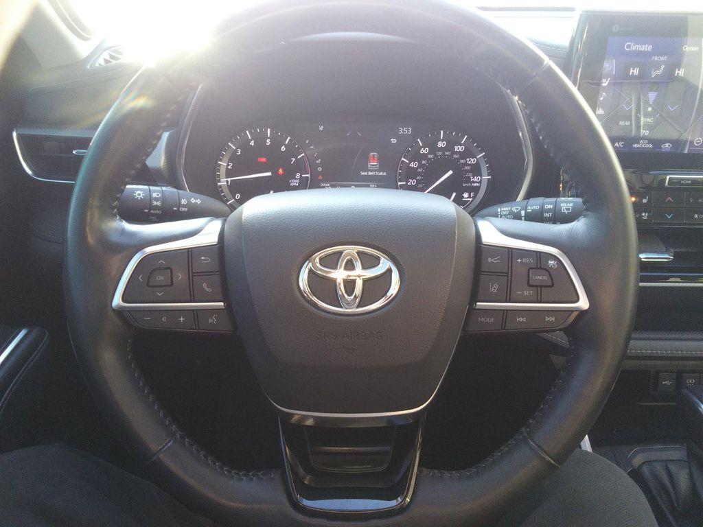 used 2024 Jeep Grand Cherokee car, priced at $32,975