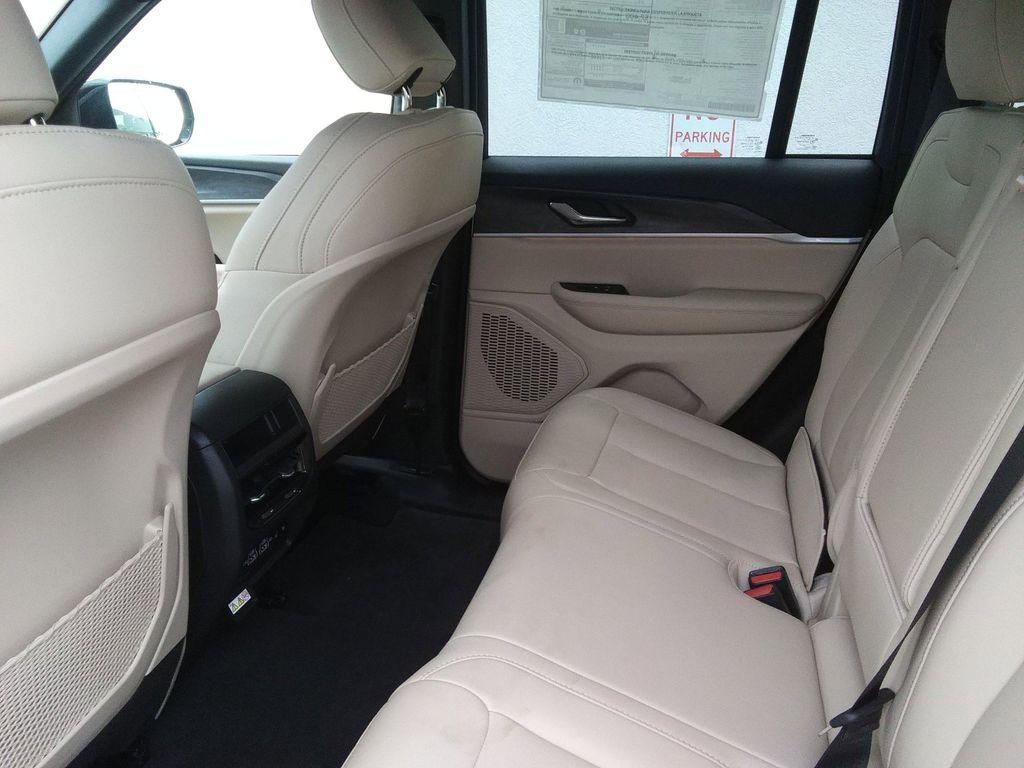 new 2025 Jeep Grand Cherokee car, priced at $44,477