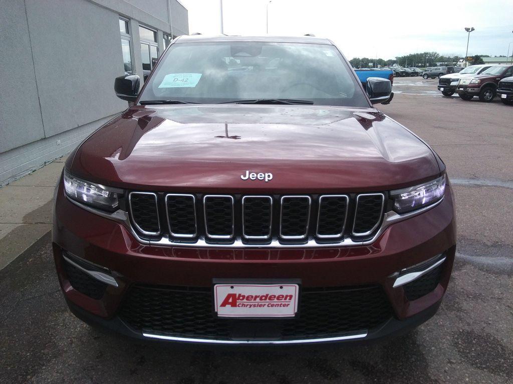 new 2025 Jeep Grand Cherokee car, priced at $44,477