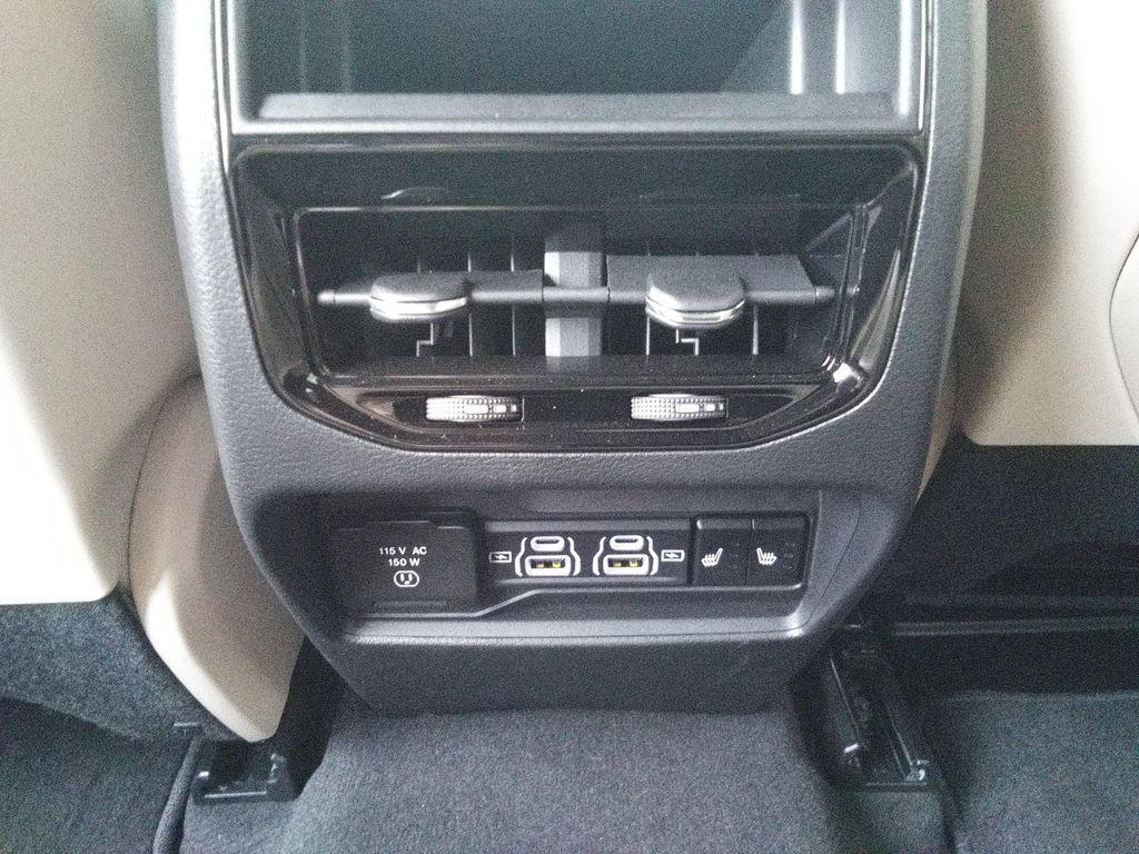 new 2025 Jeep Grand Cherokee car, priced at $44,477