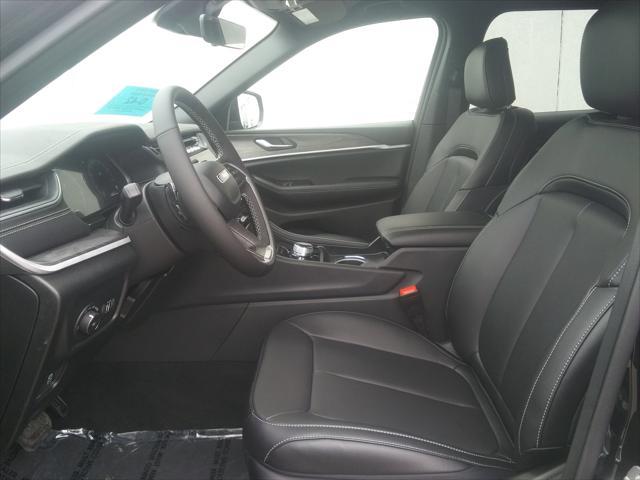 new 2025 Jeep Grand Cherokee car, priced at $45,977
