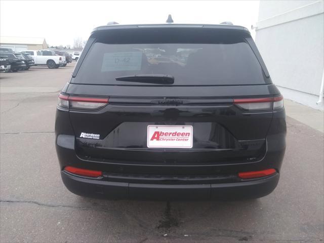 new 2025 Jeep Grand Cherokee car, priced at $45,977