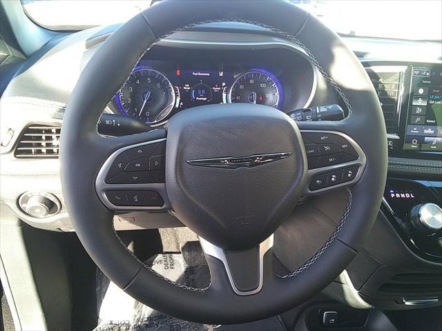 new 2025 Chrysler Pacifica car, priced at $42,477