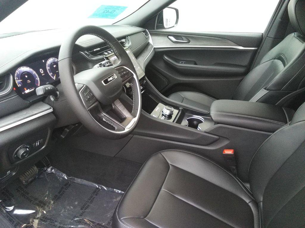 new 2025 Jeep Grand Cherokee car, priced at $46,477