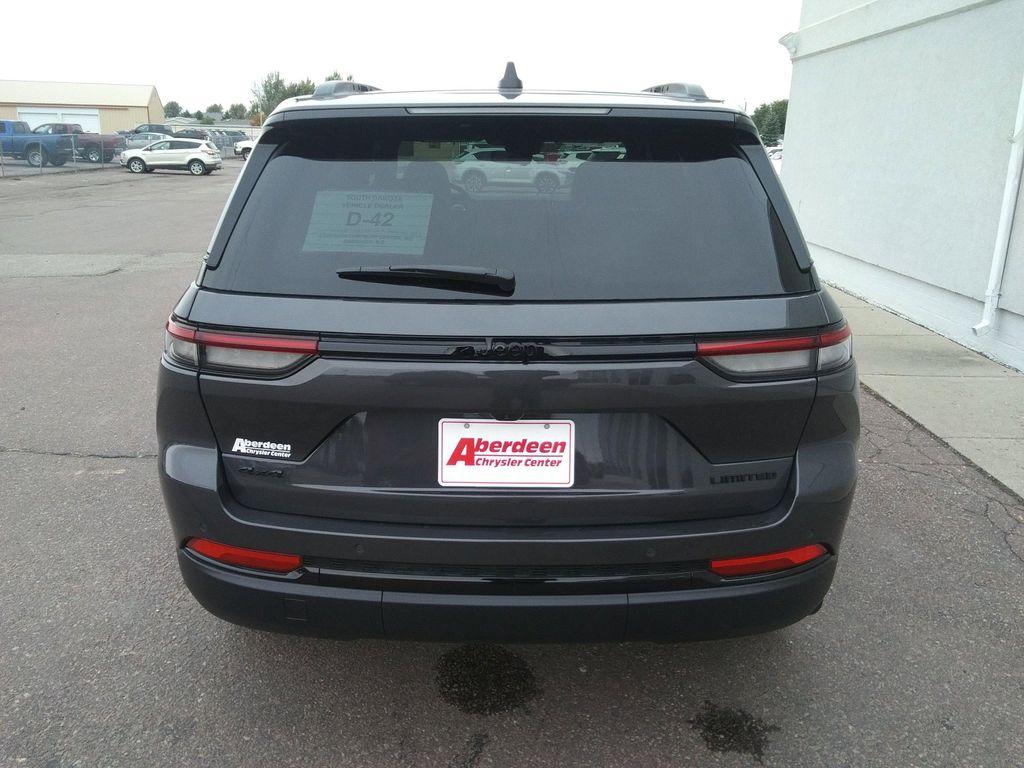 new 2025 Jeep Grand Cherokee car, priced at $46,477