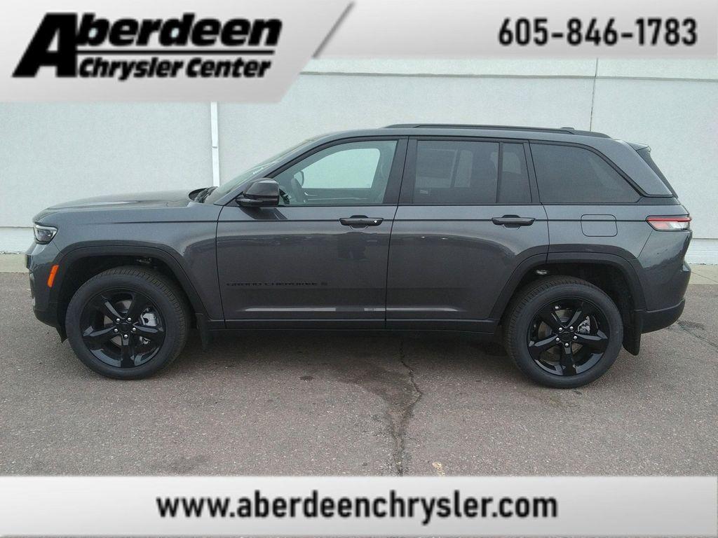 new 2025 Jeep Grand Cherokee car, priced at $45,477