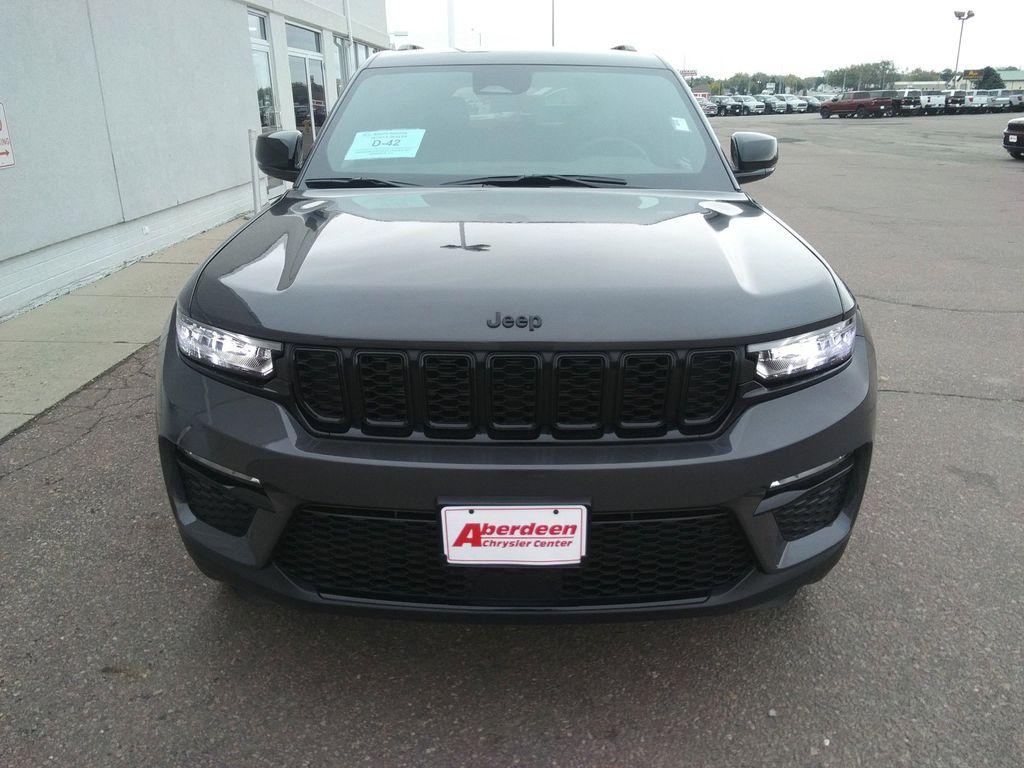 new 2025 Jeep Grand Cherokee car, priced at $46,477