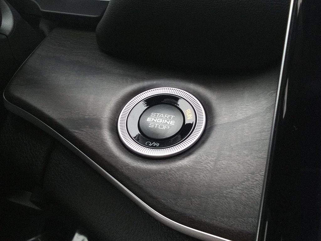 new 2025 Jeep Grand Cherokee car, priced at $46,477