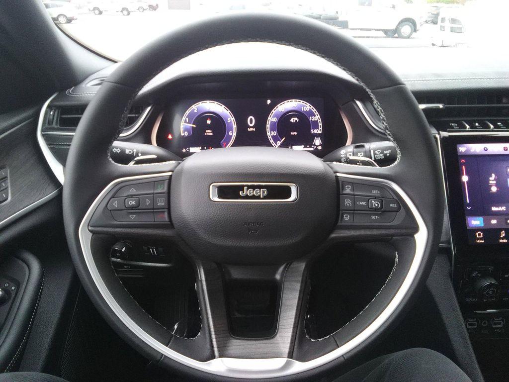 new 2025 Jeep Grand Cherokee car, priced at $46,477