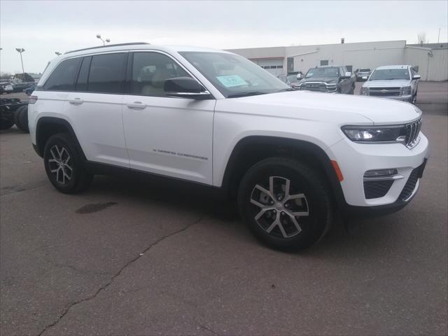 new 2025 Jeep Grand Cherokee car, priced at $41,977