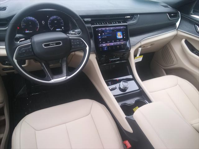 new 2025 Jeep Grand Cherokee car, priced at $41,977
