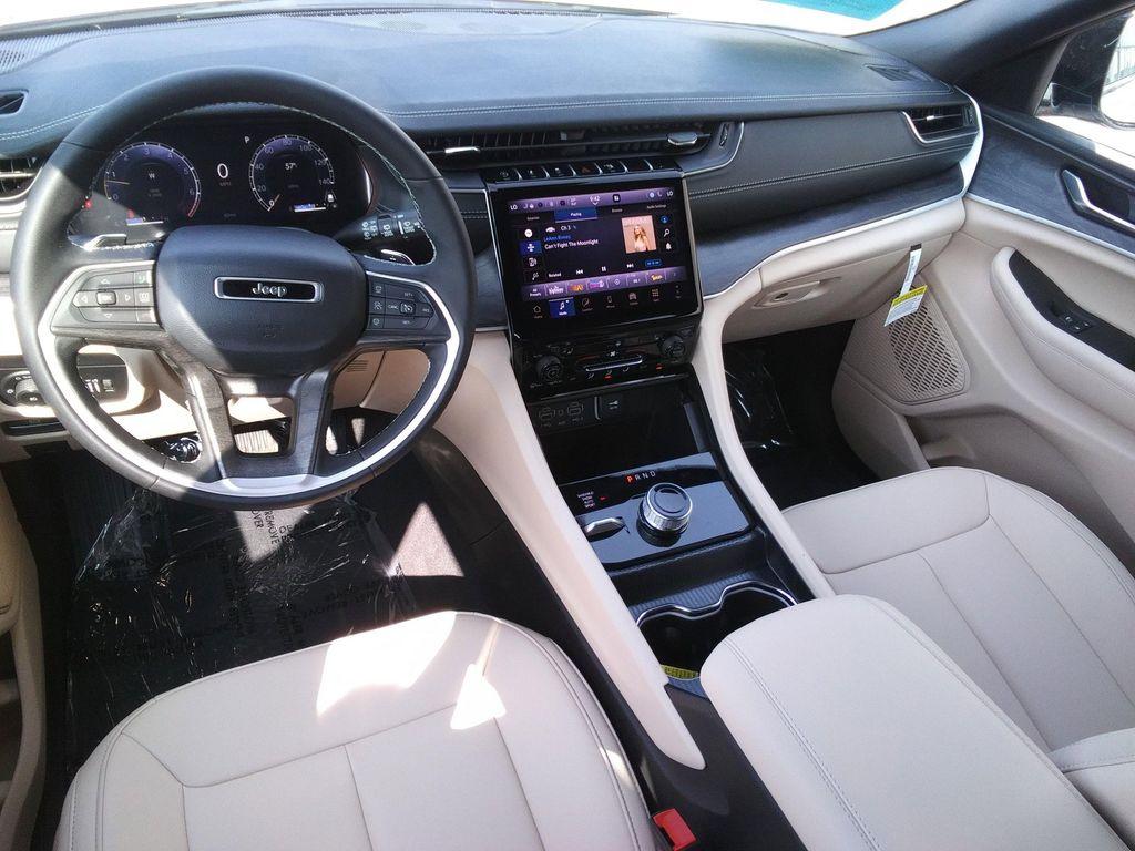 new 2025 Jeep Grand Cherokee L car, priced at $46,977