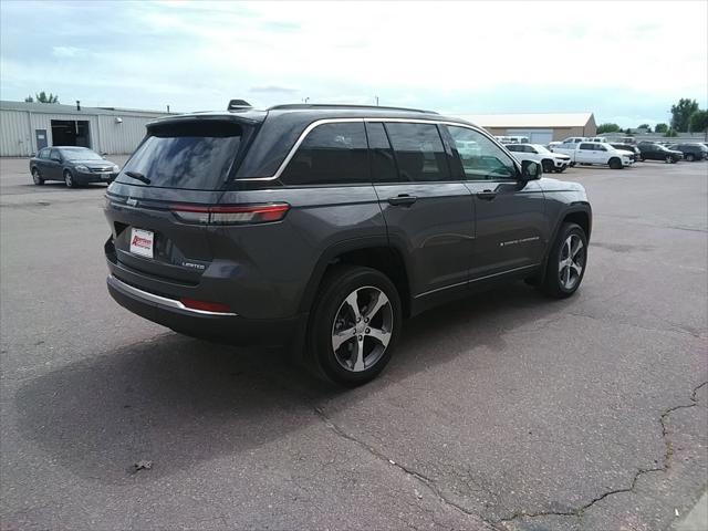 new 2024 Jeep Grand Cherokee car, priced at $45,477