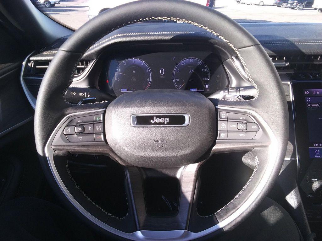 new 2025 Jeep Grand Cherokee car, priced at $43,977