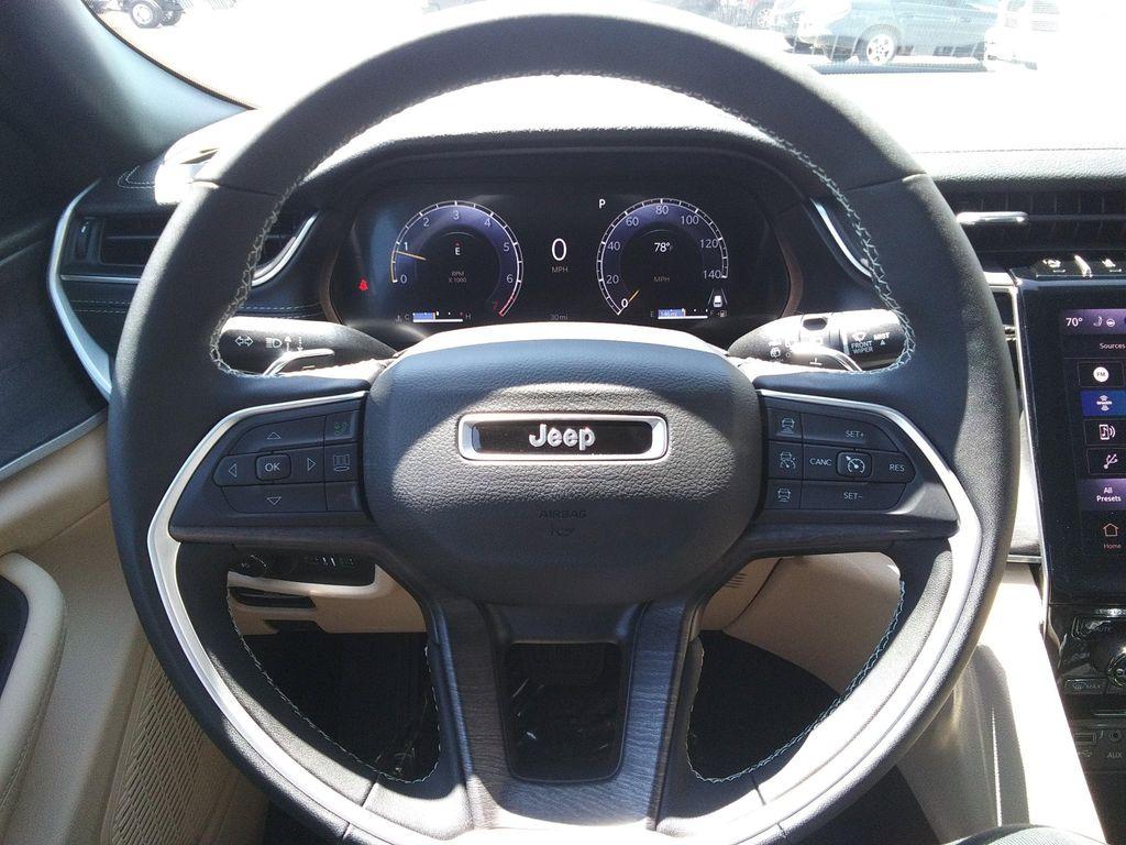 new 2025 Jeep Grand Cherokee car, priced at $44,977
