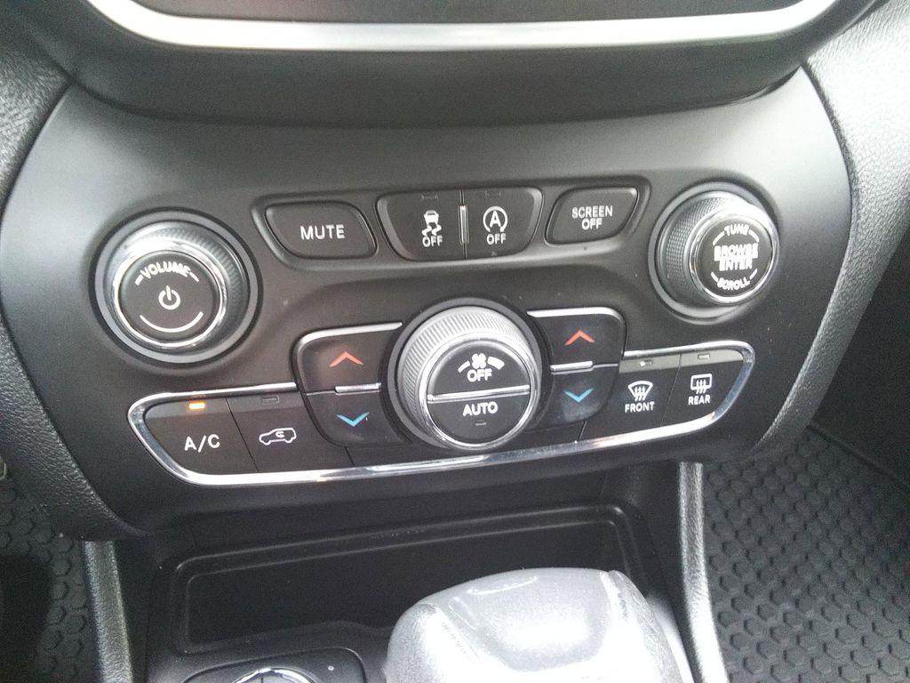 used 2020 Jeep Cherokee car, priced at $21,975