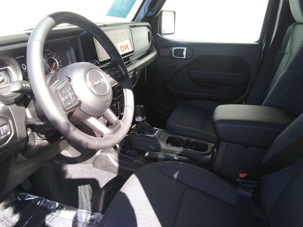 new 2025 Jeep Wrangler car, priced at $45,477