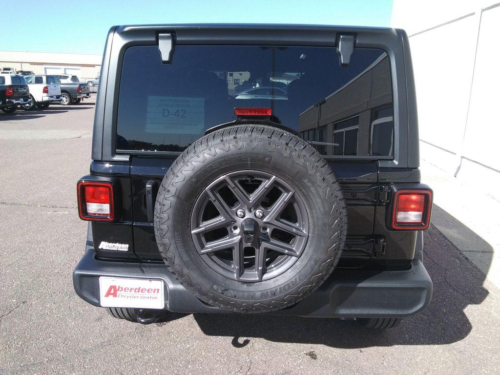new 2025 Jeep Wrangler car, priced at $45,477