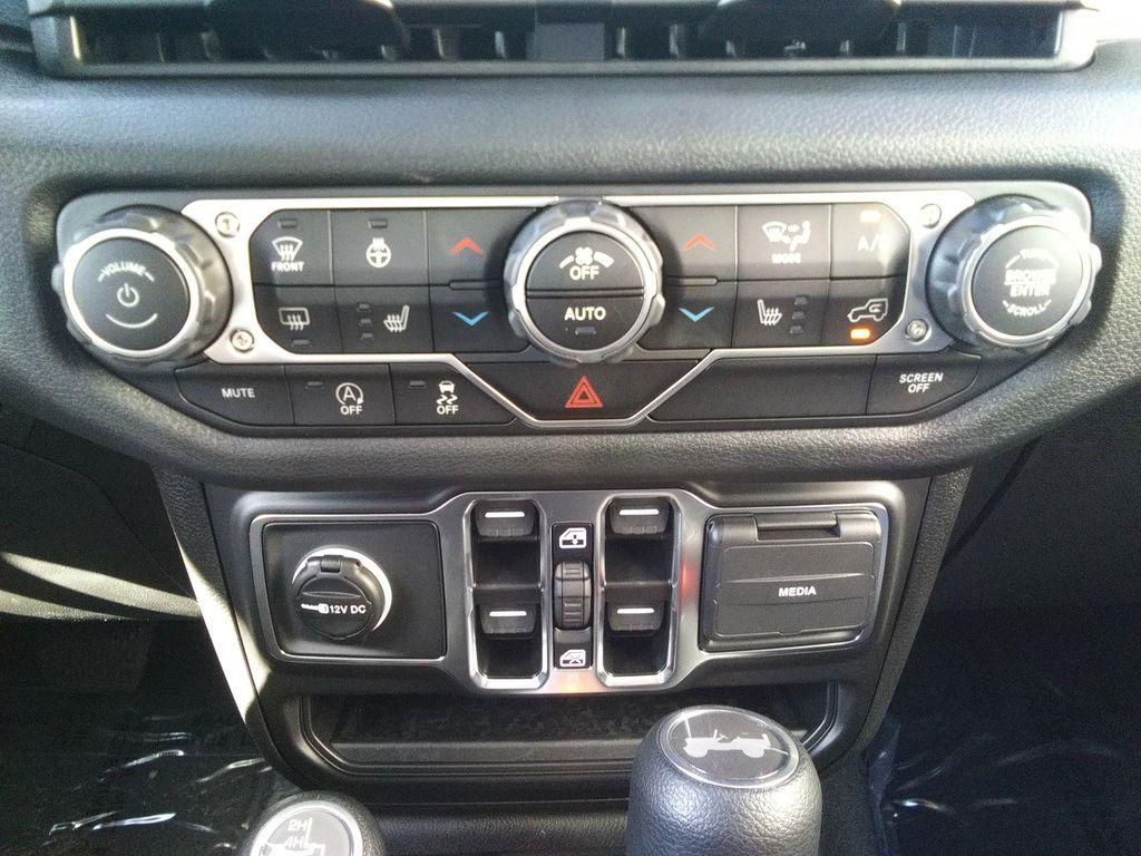 new 2025 Jeep Wrangler car, priced at $45,477