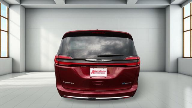 new 2023 Chrysler Pacifica Hybrid car, priced at $36,977