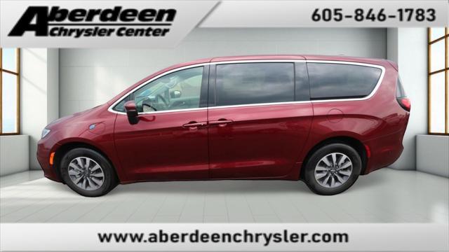 new 2023 Chrysler Pacifica Hybrid car, priced at $36,977