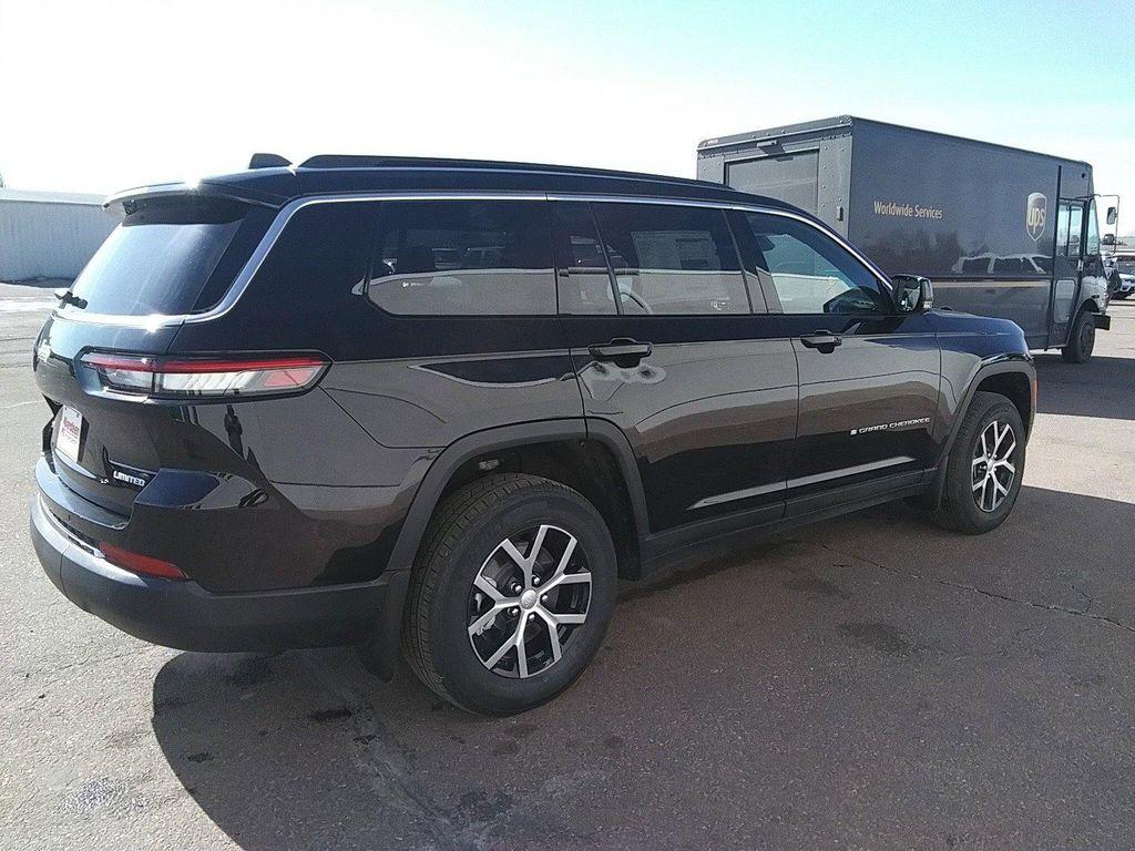 new 2025 Jeep Grand Cherokee L car, priced at $46,977