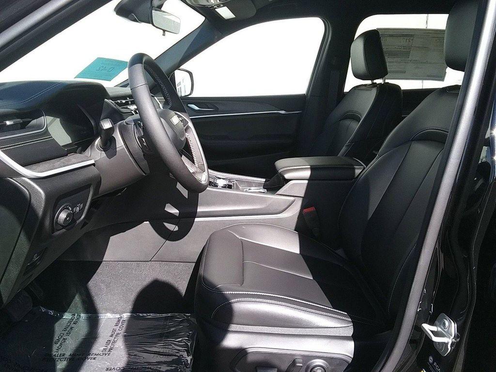 new 2025 Jeep Grand Cherokee L car, priced at $46,977