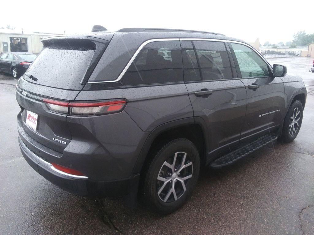 used 2024 Jeep Grand Cherokee car, priced at $35,975