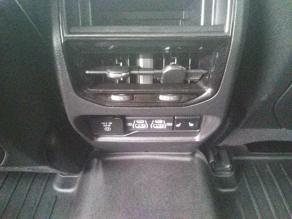 used 2024 Jeep Grand Cherokee car, priced at $35,975