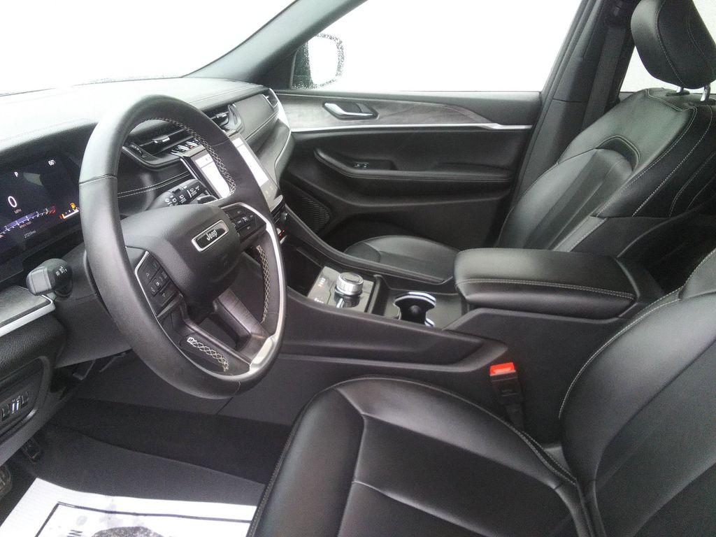 used 2024 Jeep Grand Cherokee car, priced at $35,975