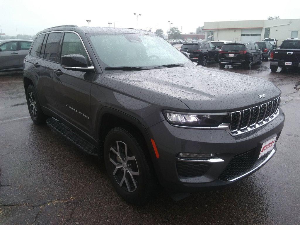 used 2024 Jeep Grand Cherokee car, priced at $35,975