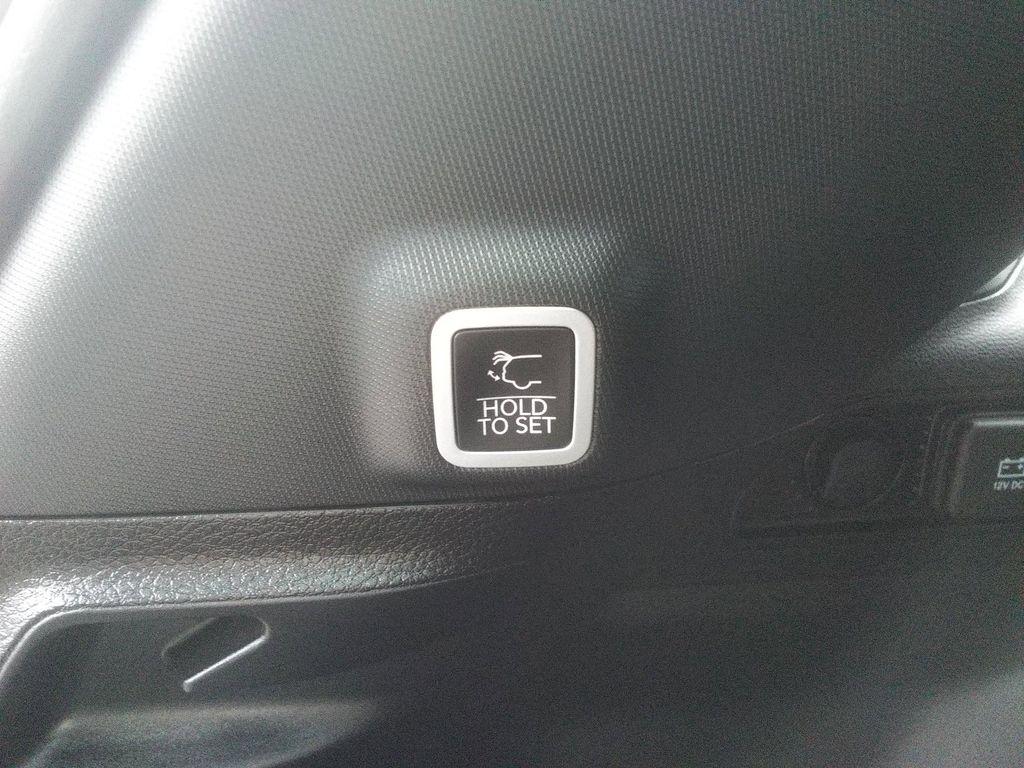 used 2024 Jeep Grand Cherokee car, priced at $35,975
