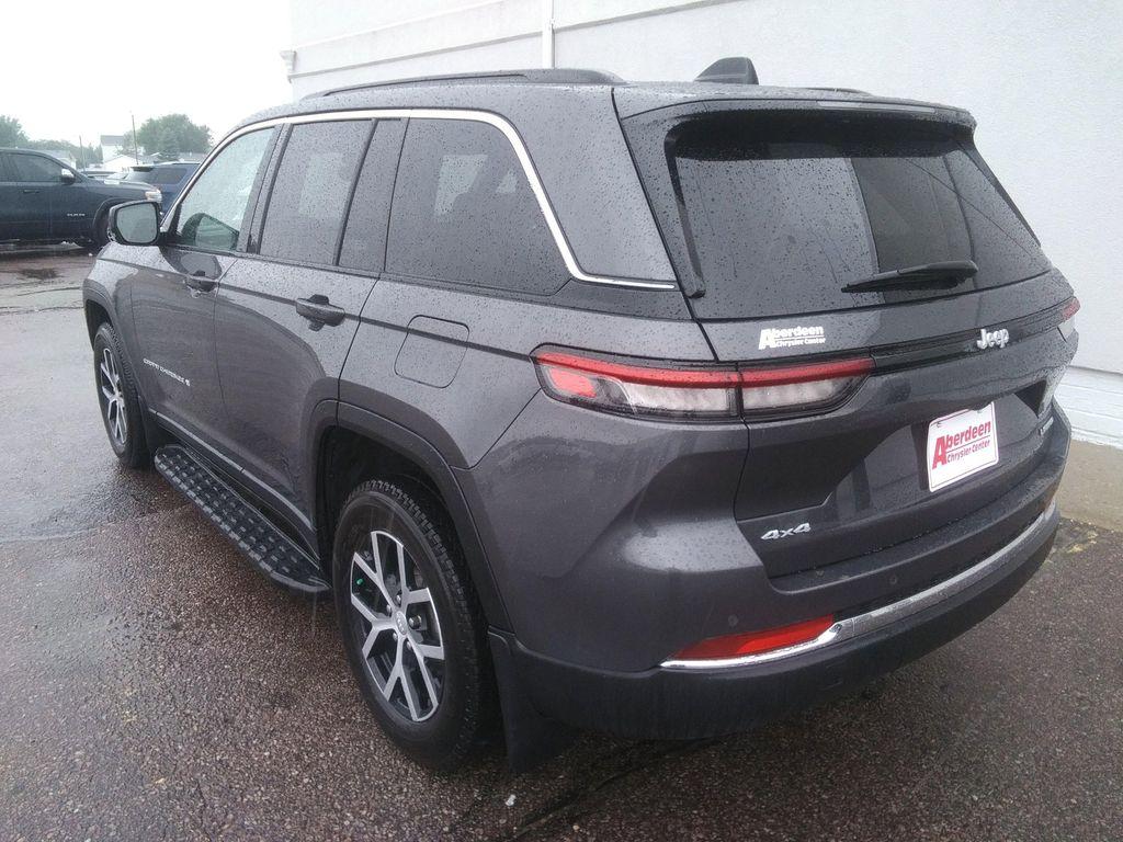used 2024 Jeep Grand Cherokee car, priced at $35,975