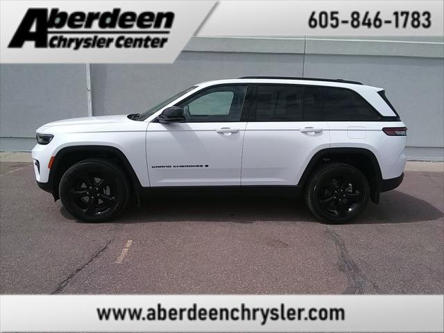 new 2024 Jeep Grand Cherokee car, priced at $42,977