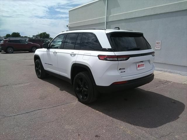 new 2024 Jeep Grand Cherokee car, priced at $43,977