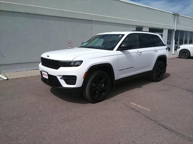 new 2024 Jeep Grand Cherokee car, priced at $43,977