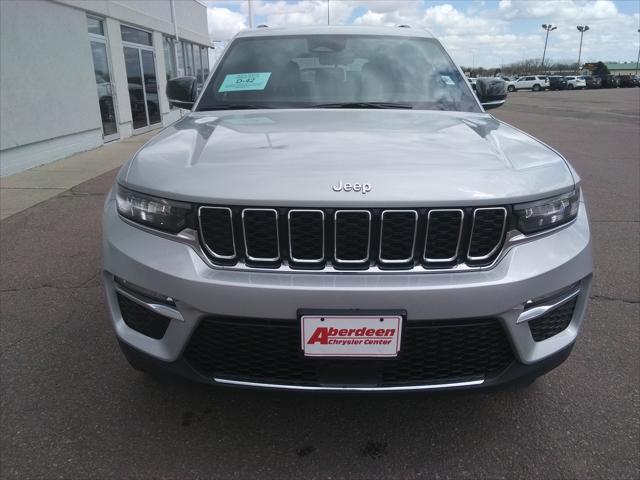 new 2025 Jeep Grand Cherokee car, priced at $43,977