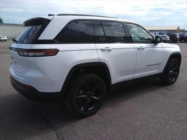 new 2025 Jeep Grand Cherokee car, priced at $42,477