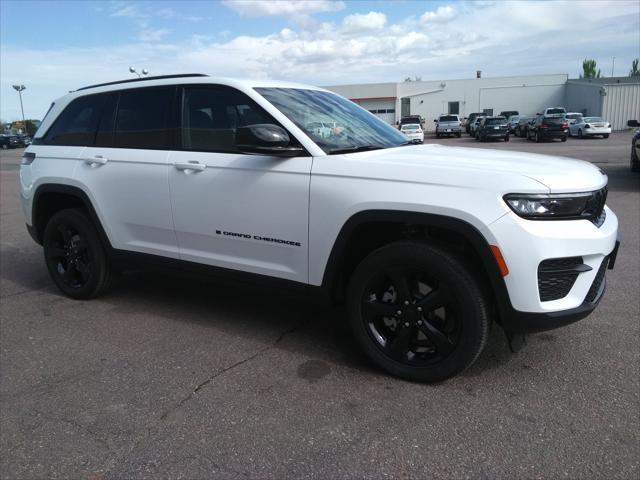 new 2025 Jeep Grand Cherokee car, priced at $42,477