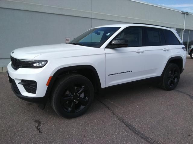 new 2025 Jeep Grand Cherokee car, priced at $42,477