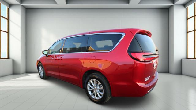 new 2024 Chrysler Pacifica car, priced at $41,877