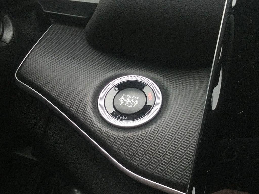 new 2025 Jeep Grand Cherokee car, priced at $41,977
